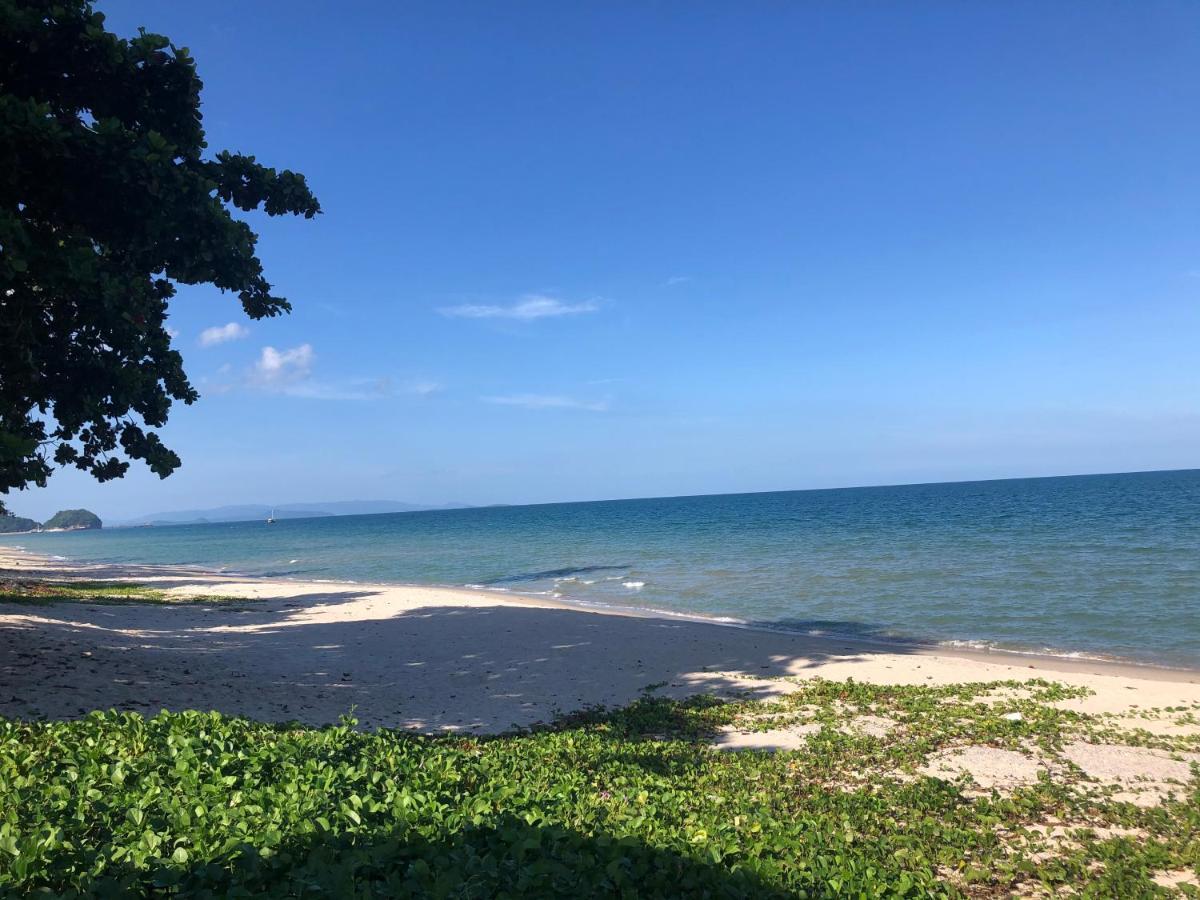Le Petit Saint Tropez Hotel Khanom Buitenkant foto