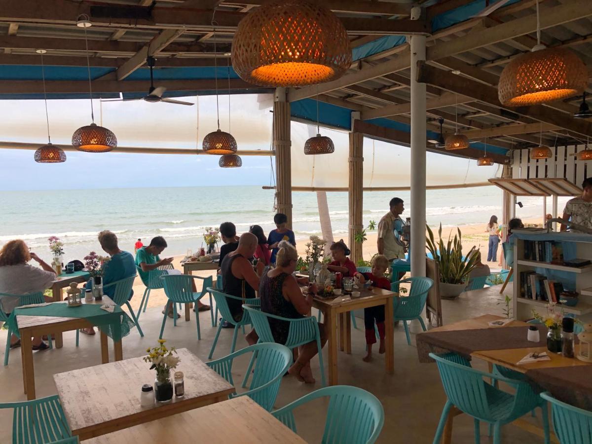 Le Petit Saint Tropez Hotel Khanom Buitenkant foto