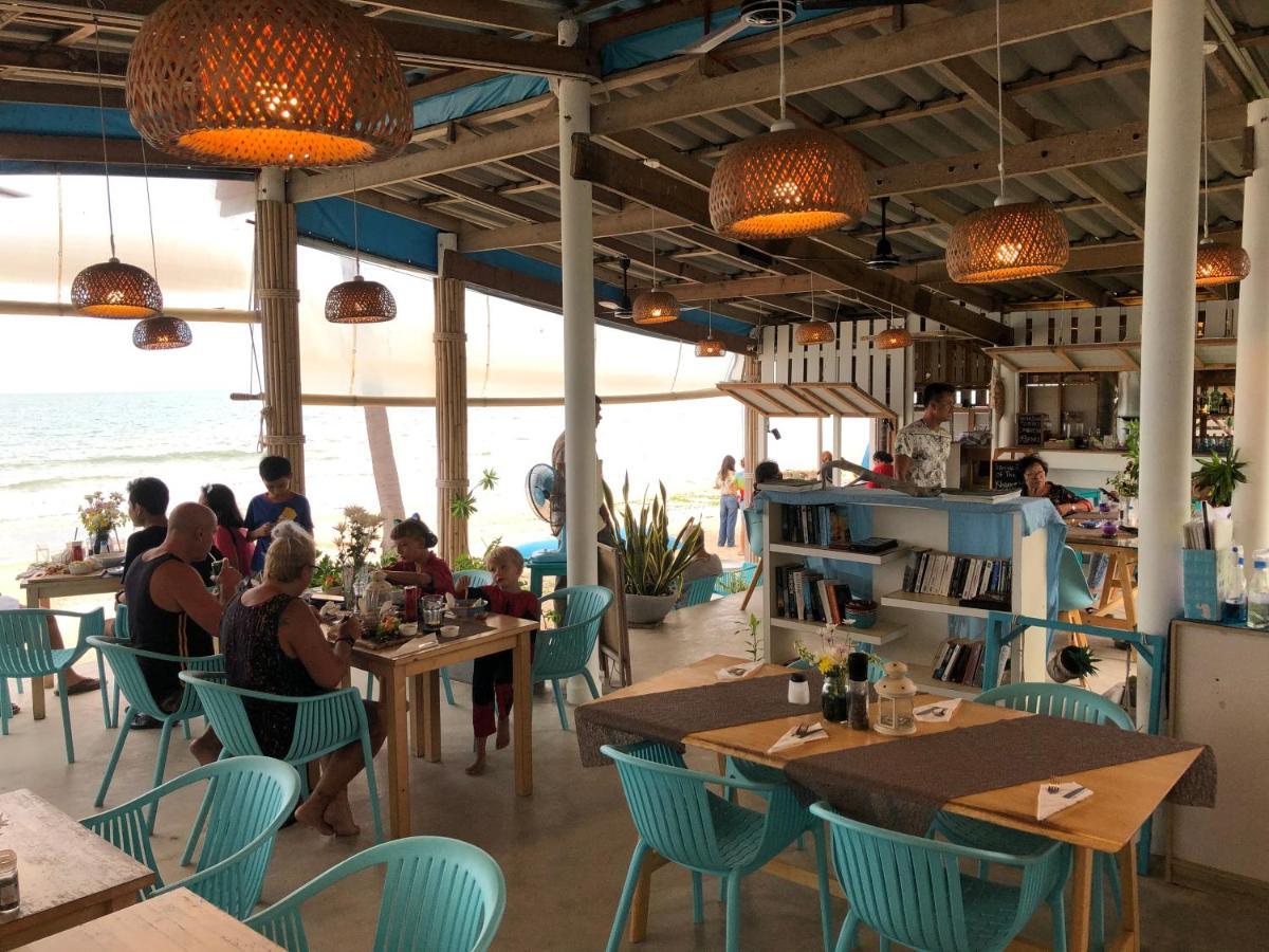 Le Petit Saint Tropez Hotel Khanom Buitenkant foto