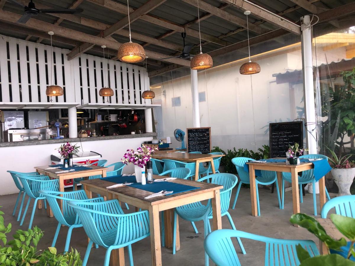 Le Petit Saint Tropez Hotel Khanom Buitenkant foto