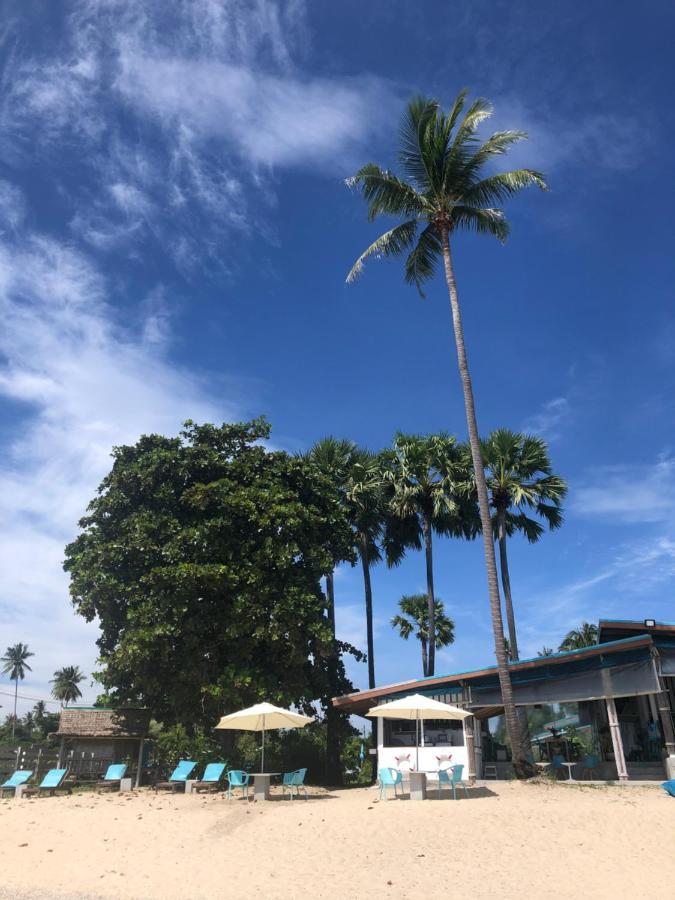 Le Petit Saint Tropez Hotel Khanom Buitenkant foto