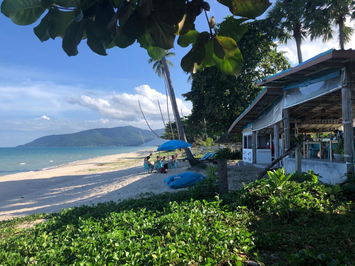Le Petit Saint Tropez Hotel Khanom Buitenkant foto