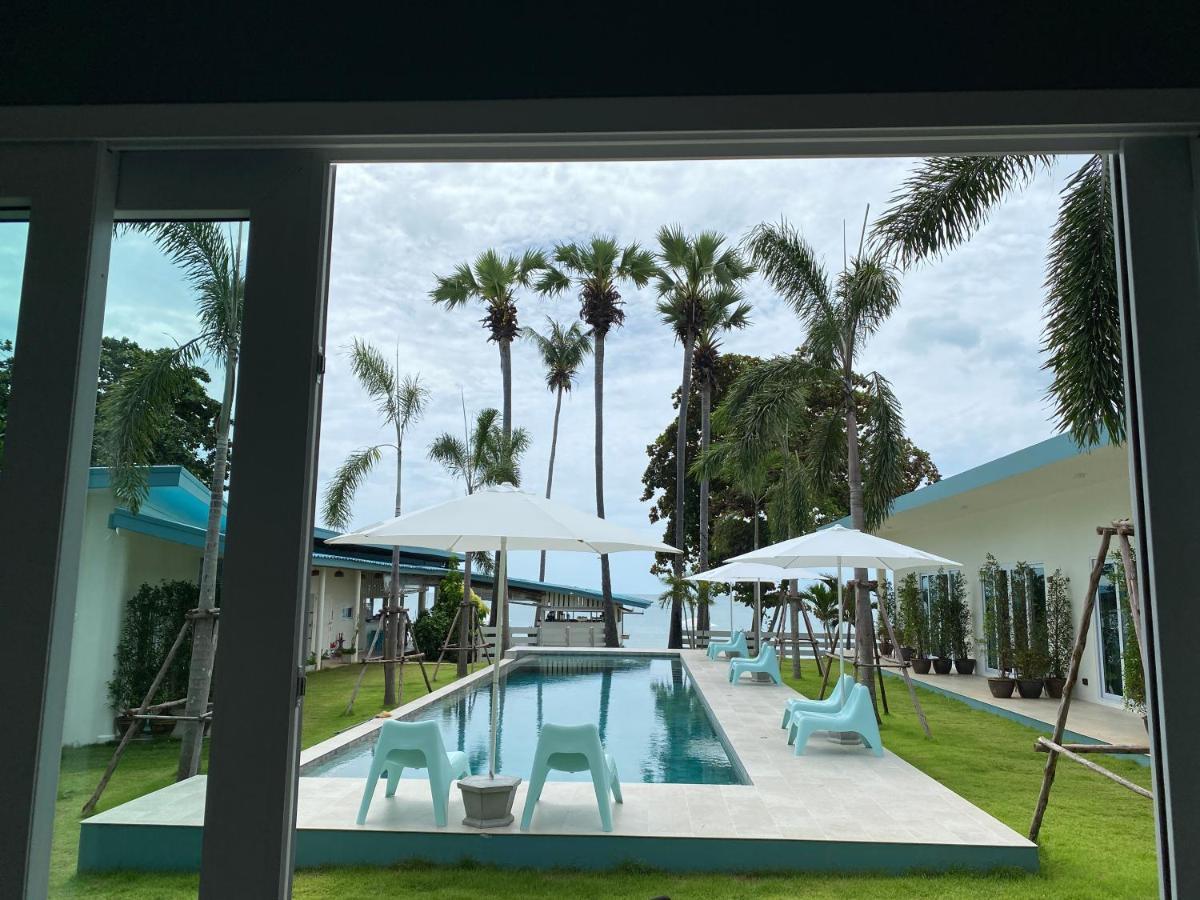 Le Petit Saint Tropez Hotel Khanom Buitenkant foto