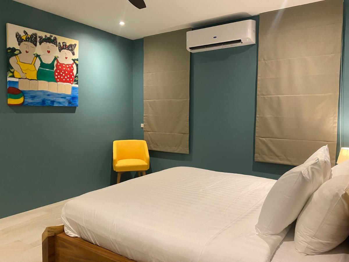 Le Petit Saint Tropez Hotel Khanom Buitenkant foto