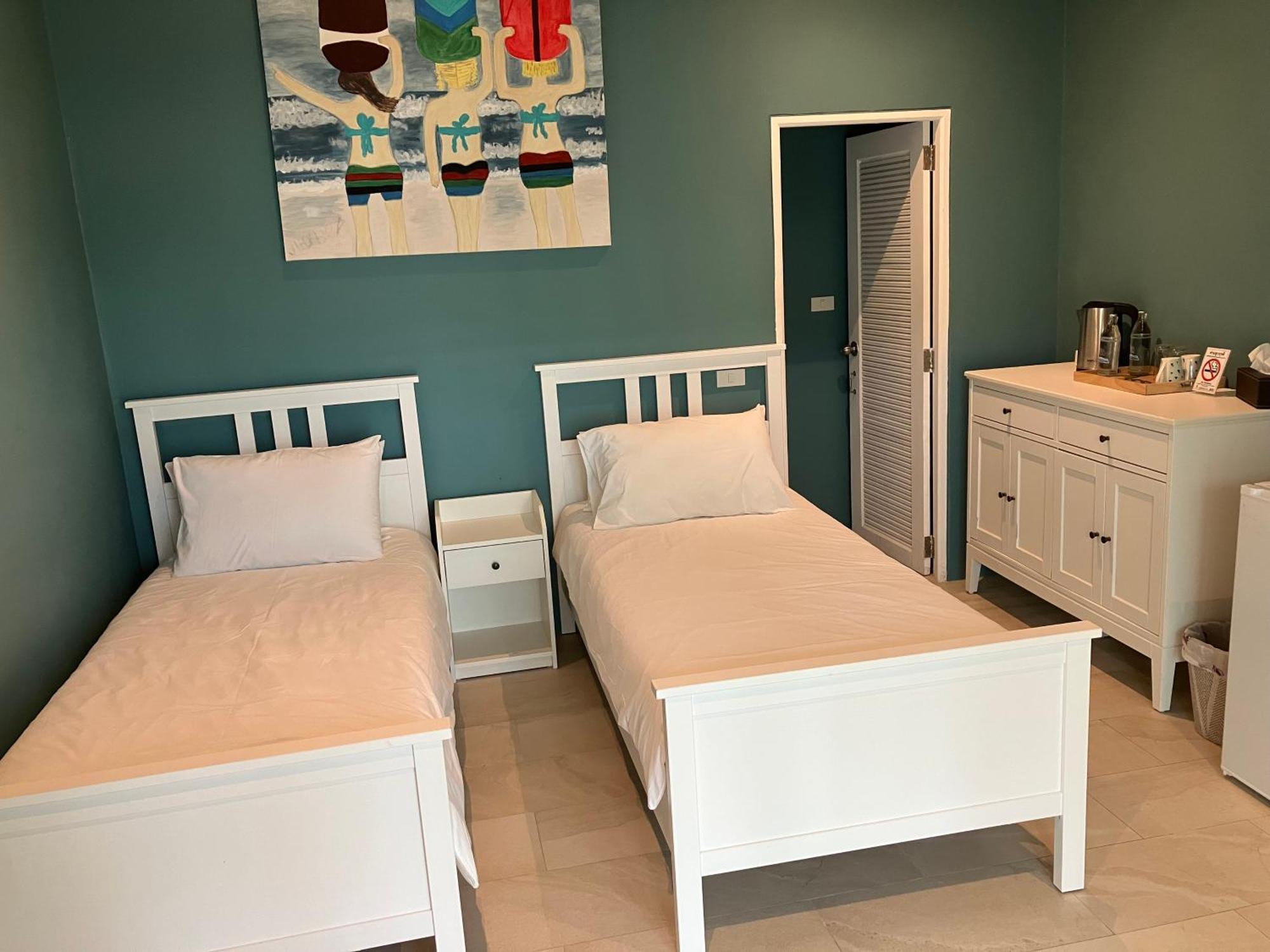 Le Petit Saint Tropez Hotel Khanom Buitenkant foto